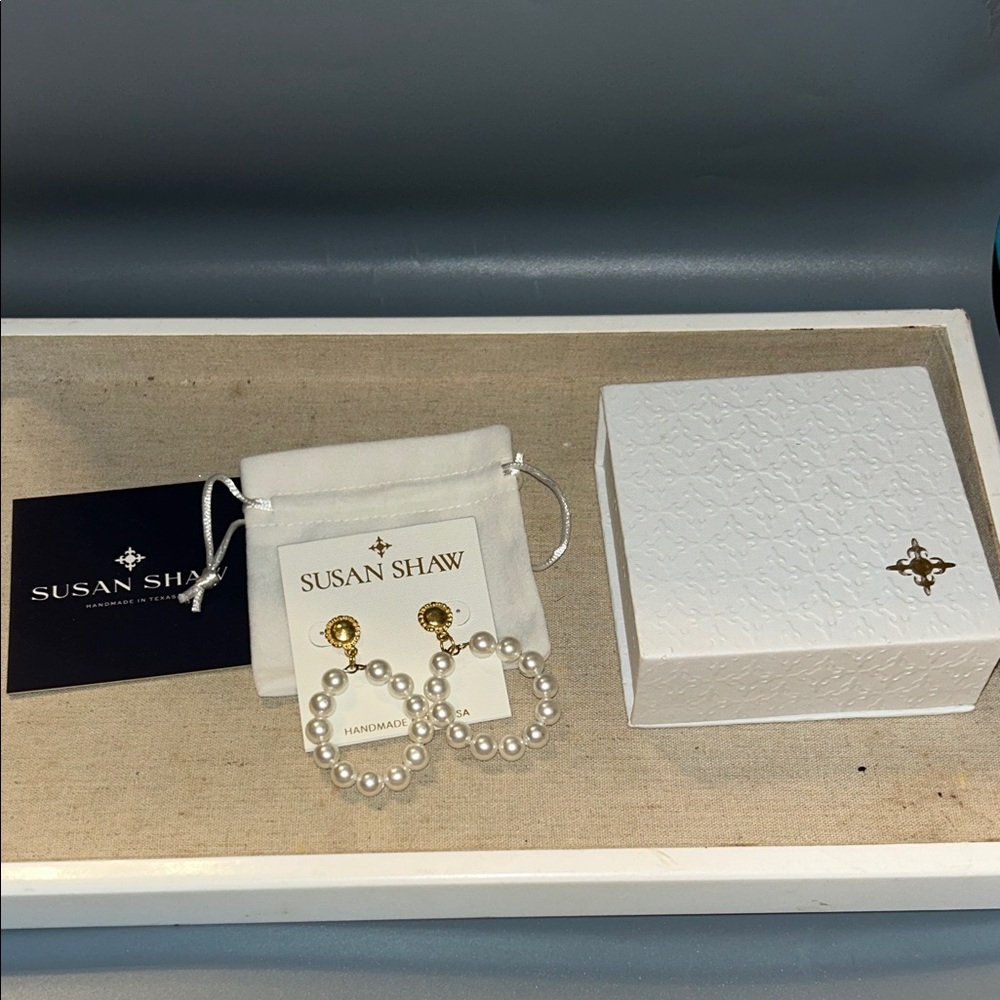 Susan Shaw Gold and White Pearl Hoop Earrings New